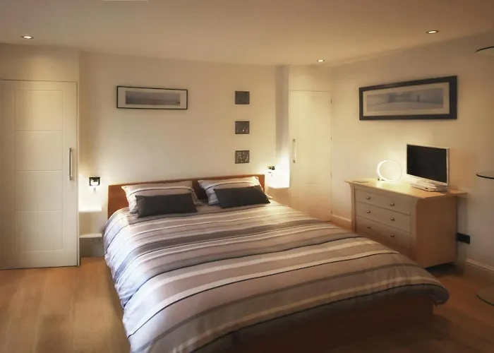 Orchard Road Studio Apartment